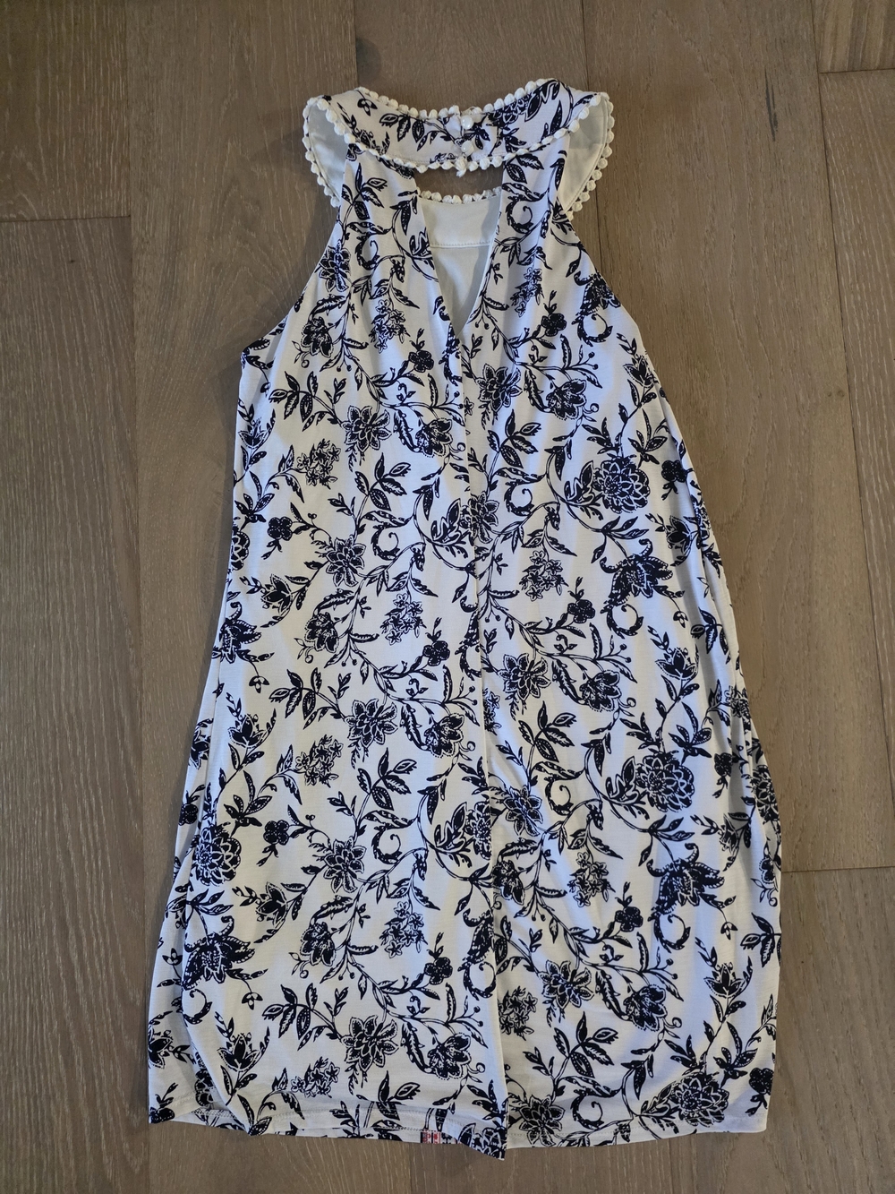 Dress - Picture 3 of 4